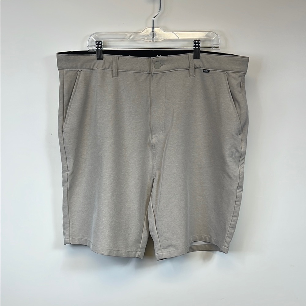 Hurley Light Gray Flat Front Men's Walking Shorts Shorts Size 40